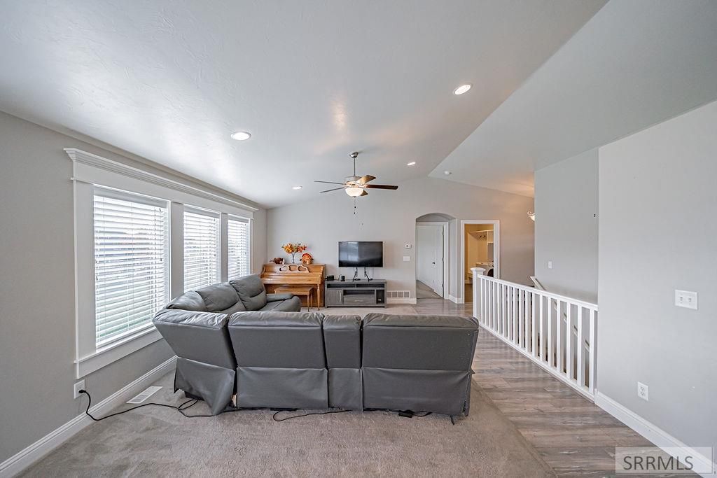 Image 14 of property listing at 5082 E Nelson Drive, Iona, ID 83427