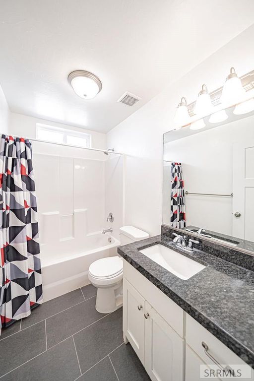 Image 44 of property listing at 5082 E Nelson Drive, Iona, ID 83427