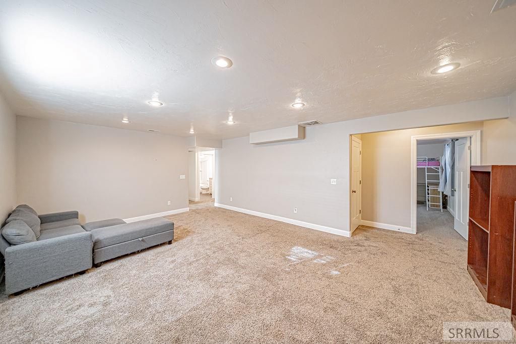 Image 50 of property listing at 5082 E Nelson Drive, Iona, ID 83427