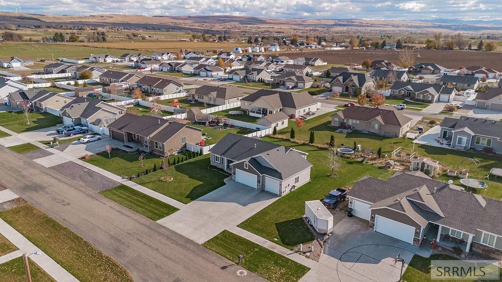 Image 6 of property listing at 5082 E Nelson Drive, Iona, ID 83427