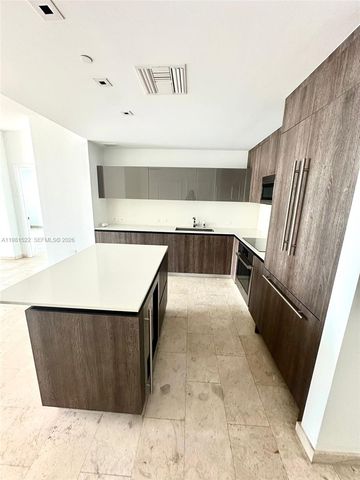 88 SW 7TH ST 2005, Miami, FL 33130