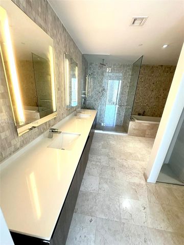 88 SW 7TH ST 2005, Miami, FL 33130