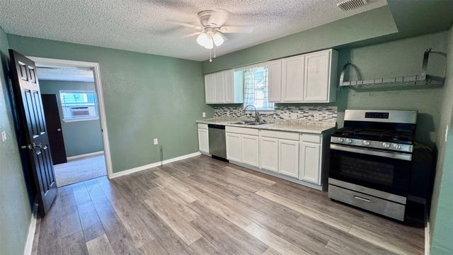 2626 W Washington Street, Denison, TX 75020