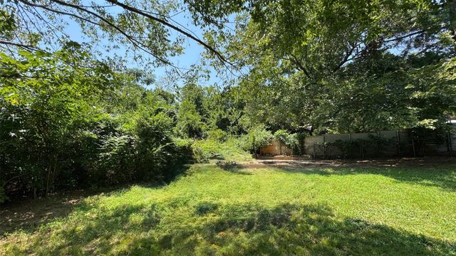 2626 W Washington Street, Denison, TX 75020