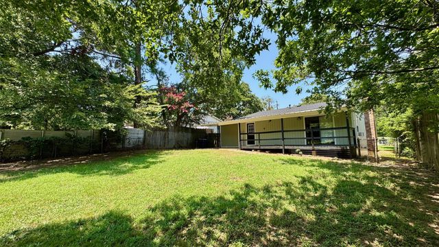 2626 W Washington Street, Denison, TX 75020