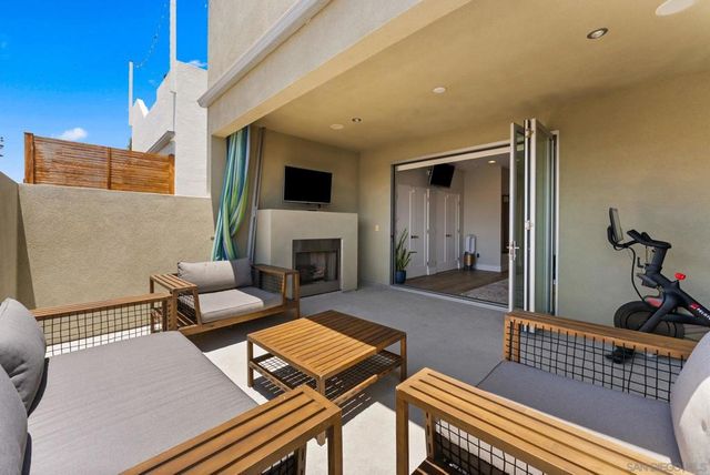 3952 Haines St, San Diego, CA 92109