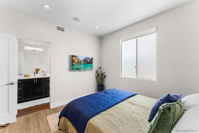 3952 Haines St, San Diego, CA 92109