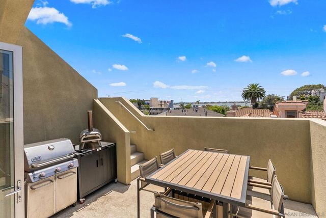 3952 Haines St, San Diego, CA 92109