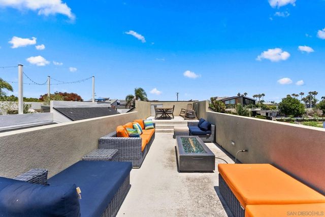 3952 Haines St, San Diego, CA 92109