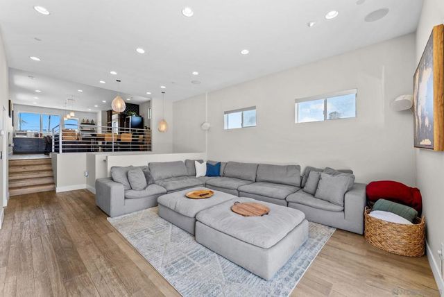 3952 Haines St, San Diego, CA 92109