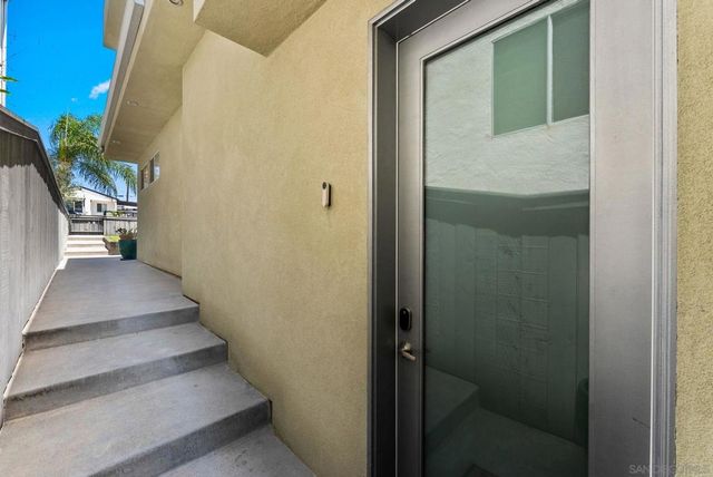 3952 Haines St, San Diego, CA 92109