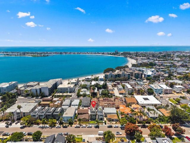 3952 Haines St, San Diego, CA 92109