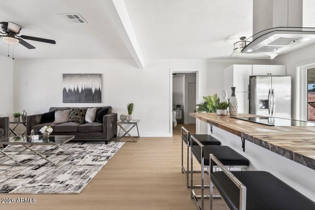 1123 E ALICE Avenue, Phoenix, AZ 85020