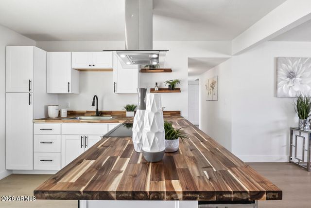 1123 E ALICE Avenue, Phoenix, AZ 85020