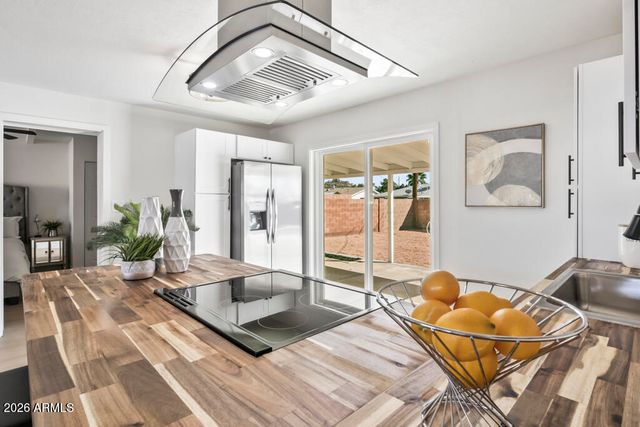 1123 E ALICE Avenue, Phoenix, AZ 85020