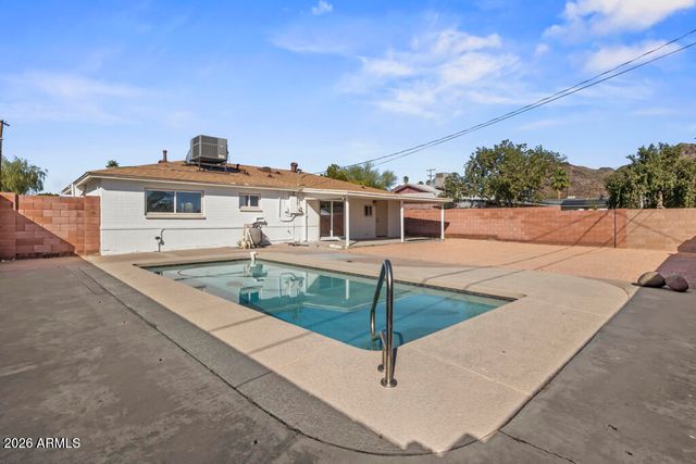 1123 E ALICE Avenue, Phoenix, AZ 85020