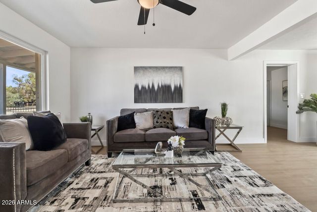 1123 E ALICE Avenue, Phoenix, AZ 85020