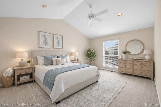 7201 Farmingdale Lane, Commerce Charter Township, MI 48390