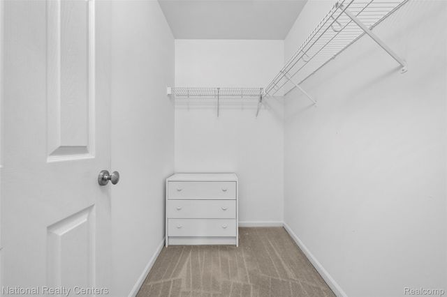 7201 Farmingdale Lane, Commerce Charter Township, MI 48390