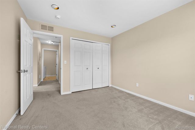 7201 Farmingdale Lane, Commerce Charter Township, MI 48390