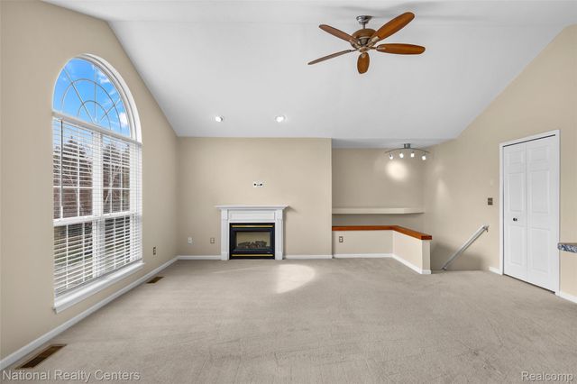 7201 Farmingdale Lane, Commerce Charter Township, MI 48390