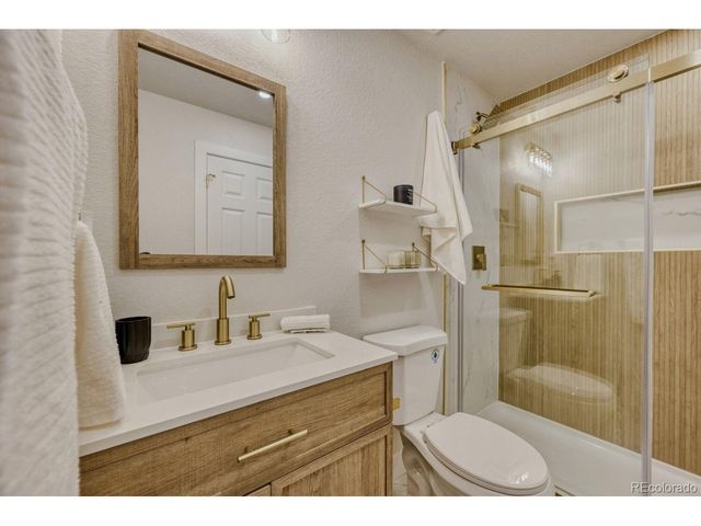 8370 W 64th Ave, Arvada, CO 80004