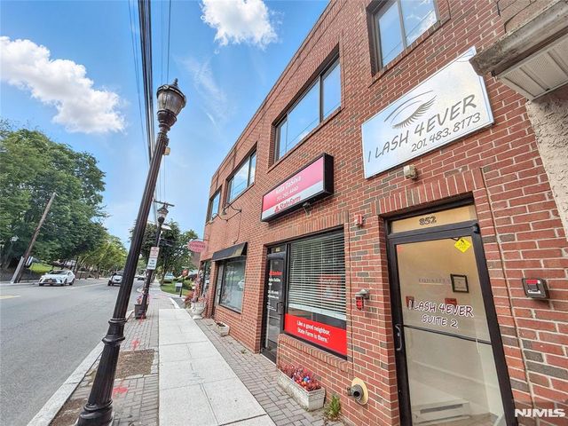 854 Kinderkamack, River Edge, NJ 07661