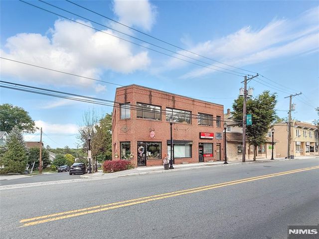 854 Kinderkamack, River Edge, NJ 07661