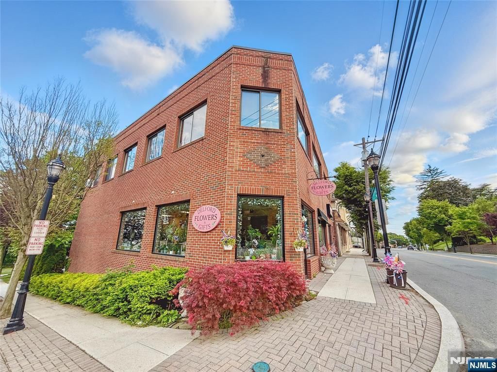 854 Kinderkamack, River Edge, NJ 07661