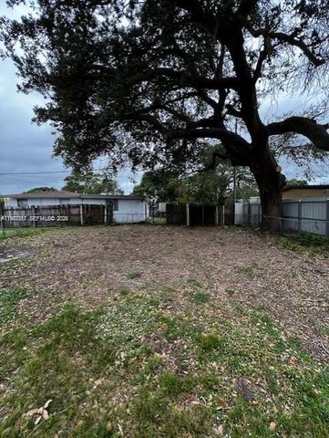 3811 SW 31st Ct, West Park, FL 33023