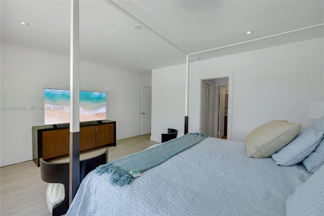 1405 Stillwater Dr, Miami Beach, FL 33141