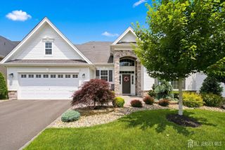 23 Whistling Straits Drive, Monroe, NJ 08831