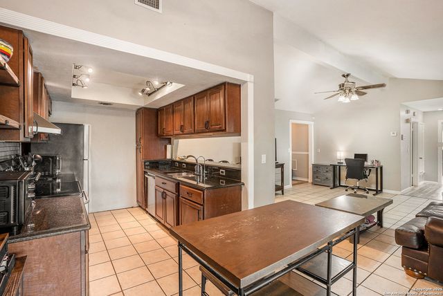 6610 Courtyard, San Antonio, TX 78239