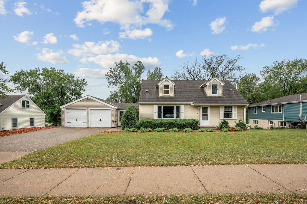 4371 Pleasant Street SE, Prior Lake, MN 55372