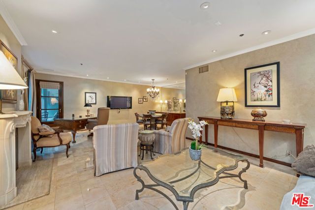 9249 Burton Way 205, Beverly Hills, CA 90210