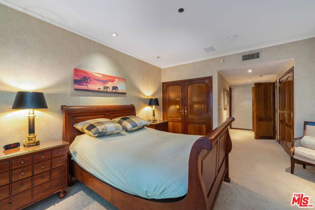 9249 Burton Way 205, Beverly Hills, CA 90210