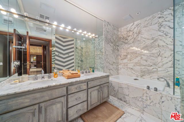 9249 Burton Way 205, Beverly Hills, CA 90210