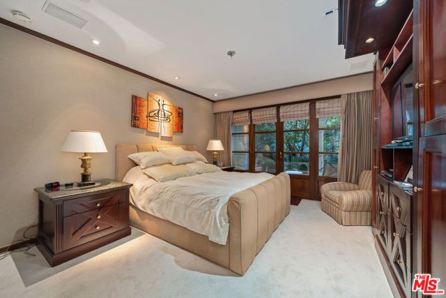 9249 Burton Way 205, Beverly Hills, CA 90210