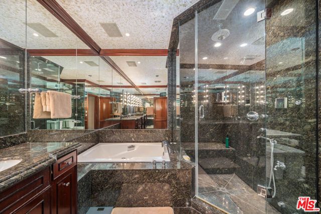 9249 Burton Way 205, Beverly Hills, CA 90210