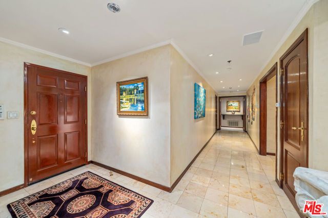 9249 Burton Way 205, Beverly Hills, CA 90210