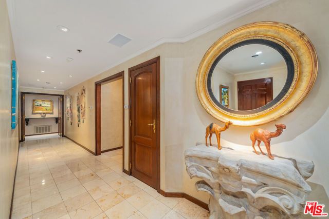 9249 Burton Way 205, Beverly Hills, CA 90210