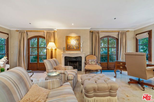 9249 Burton Way 205, Beverly Hills, CA 90210