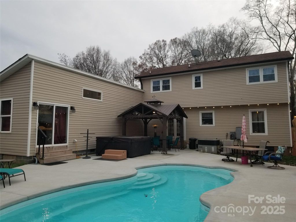 372 Aycock Street NE, Concord, NC 28025