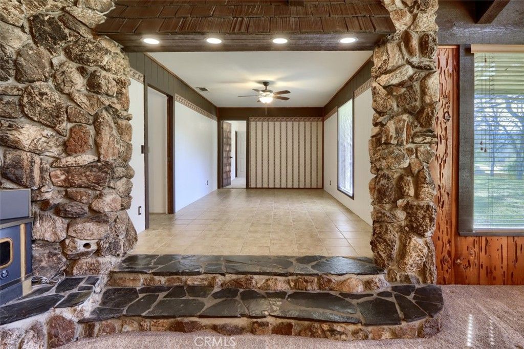 Image 11 of property listing at 31729 Cherokee, Coarsegold, CA 93614