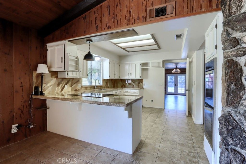 Image 14 of property listing at 31729 Cherokee, Coarsegold, CA 93614