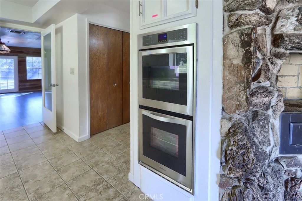 Image 15 of property listing at 31729 Cherokee, Coarsegold, CA 93614