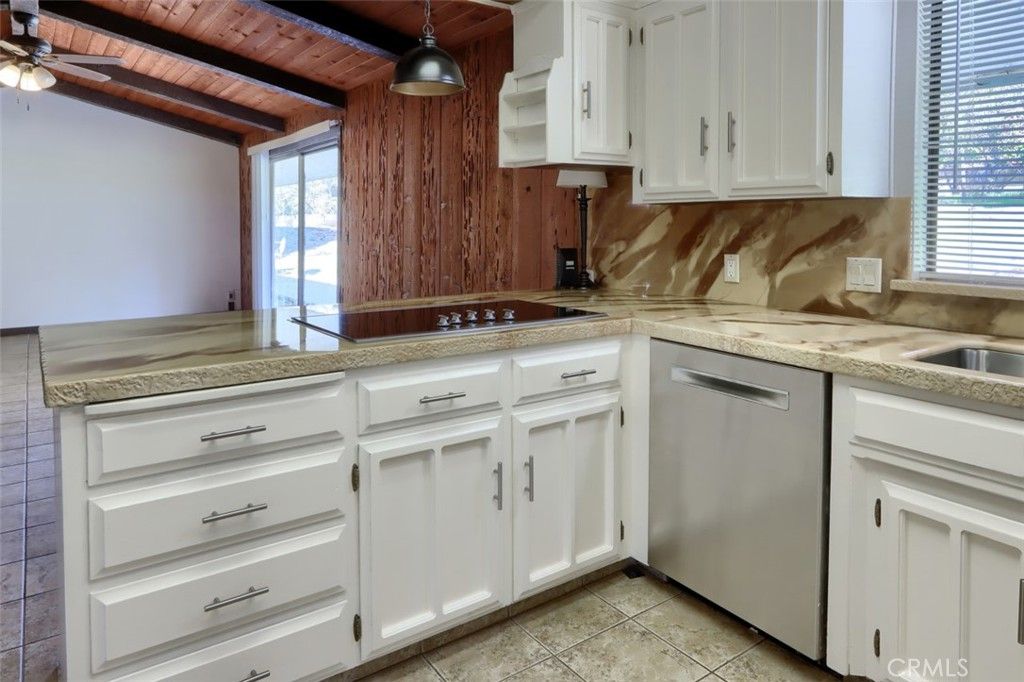 Image 17 of property listing at 31729 Cherokee, Coarsegold, CA 93614