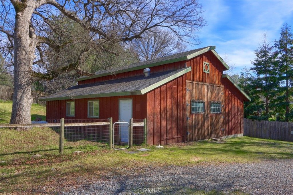 Image 3 of property listing at 31729 Cherokee, Coarsegold, CA 93614