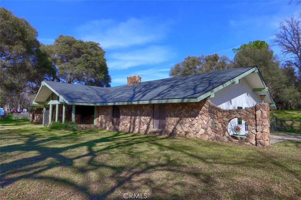 Image 5 of property listing at 31729 Cherokee, Coarsegold, CA 93614