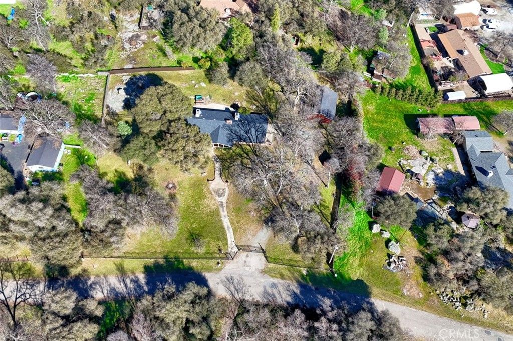 Image 65 of property listing at 31729 Cherokee, Coarsegold, CA 93614